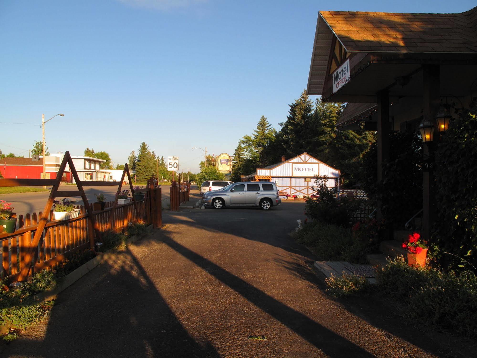Blue Mountain Motel Пінчер-Крік Екстер'єр фото